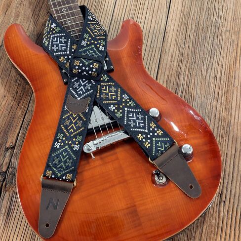 حزام جيتار، أشرطة غيتار من الجلد المحبب بالكامل من النايلون العتيق مع جيب اختيار للجيتار الكهربائي والصوتي، يأتي مع زر حزام مجاني، زوج واحد من أقفال الحزام و4 قطع جيتار (أخضر) in Kuwait