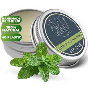 The Ilex Wood - Lemon Balm و Peppermint Lip Balm - كل ما في وسائل منع الحمل الطبيعية ، والوقاية من زيت النخيل ، وخالية من القسوة ، ومرطب الشفاه الخالي من البلاستيك ، ومرطبة ، مصنوع يدويًا في المملكة المتحدة - 10 مل.