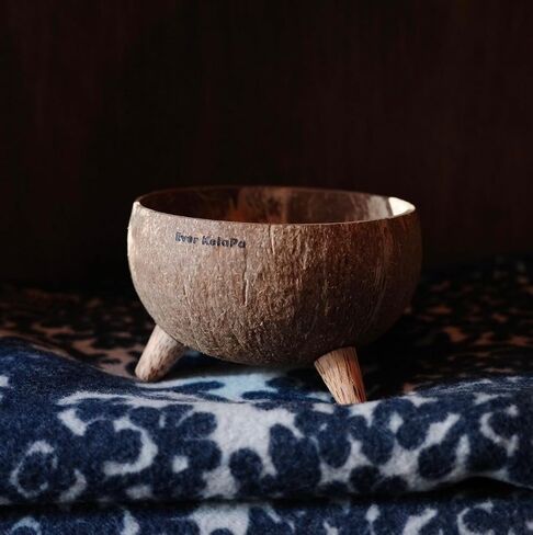 Set of 2 Coconut Bowls with Three Legs (polished), 4.7" W x 3.1" H, Wooden Bowls for Smoothie, Salad, Yogurt, Decorative for home Décor, Vegan Birthday Gifts, Handmade in Saudi Arabia