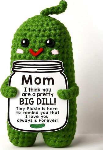 هدية يوم الأم لأمي من الابنة أو الابن - مضحكة كروشيه Pickle Plush مع بطاقة القلب ، الحاضر المصنوع يدويًا ، حشو تخزين فريد من نوعه ، أفضل أمي على الإطلاق in Kuwait