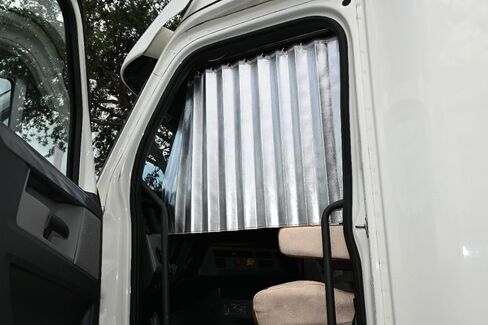 فولفو vnl جميع موديلات Sleeper (2004-current) ستائر نافذة الشاحنة العاكسة للشمس باللون الأسود Prestige-Line in Kuwait