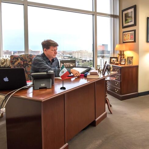 ANLEY Japan Deluxe Desk Flag Set - 6 x 4 Inch Miniature Japanese Desktop Flag with 12" Solid Pole - Vivid Color and Fade Resistant - Black Base and Spear Top in Kuwait