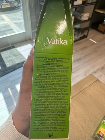 Dabur Vatika Henna Hair Color - Henna Hair Dye, Henna Hair Color and Conditioner, Zero Ammonia Henna for Strong and Shiny Hair, 100% Grey Coverage, 6 Sachets X 10g (Natural Brown) in Saudi Arabia
