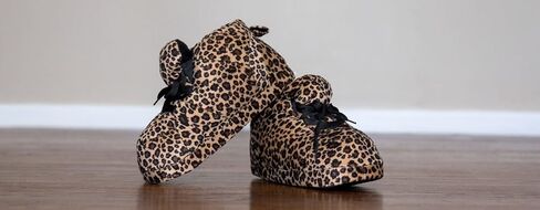 شبشب رياضي قياسي من Happy Feet Slippers للرجال والنساء والأطفال - كما يظهر في Shark Tank - شبشب منزلي أنيق كبير الحجم للنساء مع نعال مطاطية مضادة للانزلاق - أزرق وأبيض - صغير جدًا in Saudi Arabia