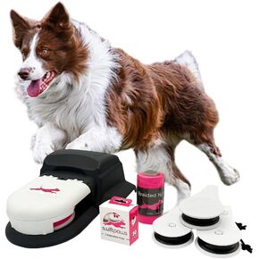 Swiftpaws - المنزل الأصلي - لعبة Chase - للكلاب - دورة إغراء العلم - لعبة إثراء الكلاب التفاعلية - تشمل الوحدة الرئيسية ، 3 البكرات ، البطارية ، الشاحن ، الأعلام ، الخط ، المخاطر ، tethers