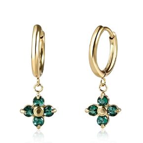 أقراط Gold Clover Hoop للنساء - أربع أقراط البرسيم مع الزمرد ، أقراط الزمرد الطوق للحظ اليومي ، مجوهرات البرسيم المقعدة من الذهب 14K للهدية