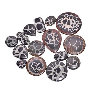 Gemkora ™ 100 Carats Natural Mud Fossil Septarian Gemstone Cabochons Wholesale Lot ، المجوهرات التي تصنع الأحجار الكريمة الفضفاضة ، minreal ، DIY ، تغليف الأسلاك ، بلورات الشفاء ، صفقة الأحجار الكبرى من 3 إلى 4 مساءً