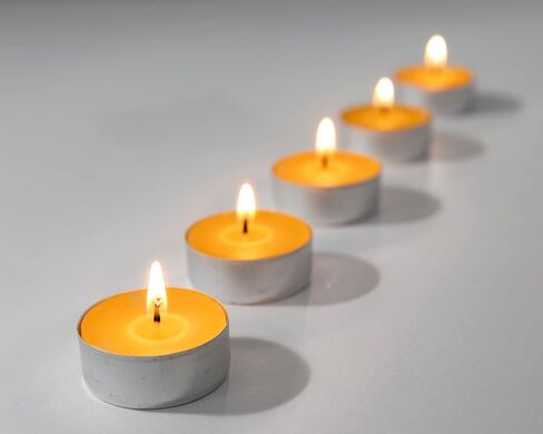 The Beeswax Co Tea Light Beeswax Candles - Natural Honey Scented - for Home - Long-Lasting & Eco-Friendly - Cotton Wick - Slow Burning - Hand Poured Pure Organic Bees Wax - Set of 6 Tealights (Clear) in Kuwait