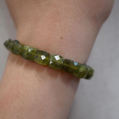 Green Garnet Bracelet for Women - Green Garnet Crystals and Healing Stones womens Bracelet - Cube Shape Beaded Bracelets - Stretchy Bracelets for Chakra Protection, Meditation and Healing in Saudi Arabia