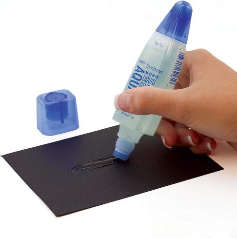 Tombow 52180 Mono Aqua Liquid Glue ، 1.69 أونصة ، حزمة واحدة. موزع نصيحة مزدوج لدقة لتغطية التغطية الكاملة التي تجف واضحا in Kuwait