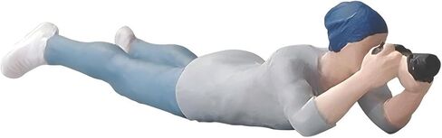 【1:64 Scale Hand-Painted Resin Figures】 Female with Trench Coat & Handbag - Realistic Miniature People for HO Scale, Train Scenes, Architectural Models, Collectors & Diorama Enthusiasts in Kuwait