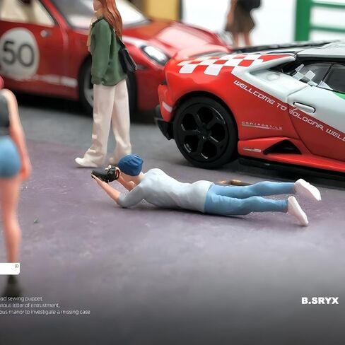 【1:64 Scale Hand-Painted Resin Figures】 Female with Trench Coat & Handbag - Realistic Miniature People for HO Scale, Train Scenes, Architectural Models, Collectors & Diorama Enthusiasts in Kuwait