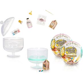 Miga's Miniverse تجعلها مصغرة Honeydukes Harry Potter (2 Pack) Mini Tablebles و Mystery Blind Backaging و DIY و Resin Play و Replica Food و Not Ediber و Collectors و 8+