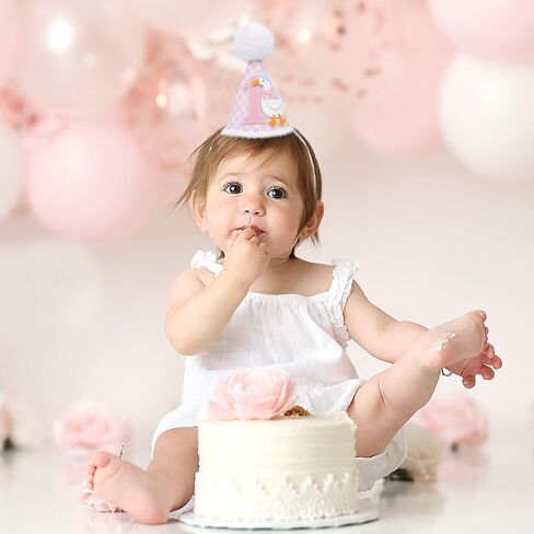 قبعة عيد ميلاد أوزة سخيفة - زخارف عيد ميلاد أوزة سخيفة ، قبعة حفلة عيد ميلاد الوردي الوردي الأول لها in Kuwait