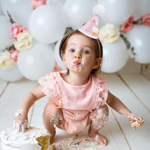 قبعة عيد ميلاد أوزة سخيفة - زخارف عيد ميلاد أوزة سخيفة ، قبعة حفلة عيد ميلاد الوردي الوردي الأول لها in Kuwait