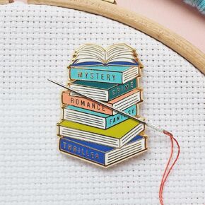 Keerciga Caterpillar Cross Stitch Needle Minder - كتب لغرزة متقاطعة ، والخياطة ، والتطريز ، والملحقات الإبرة ، والمينا والمغناطيسية