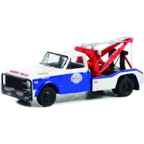 Greenlight 46090 -B Dialy Drivers Series 9 - 1969 Chevy C -30 Wrecker - Orville's Day & Nite Service 1:64