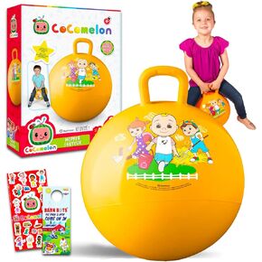 مجموعة ألعاب Cocomelon Hopper Ball Outdoor - حزمة مع كرة قادوس من Cocomelon للبنين والبنات في الهواء الطلق ، والحفلات بالإضافة إلى ملصقات ، المزيد | ألعاب Cocomelon الخارجية للأطفال الصغار