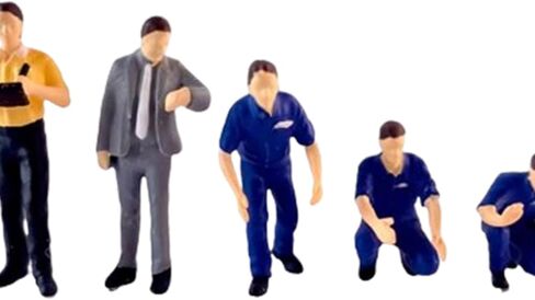 Yiju 5X 1/64 Scale Diorama Figures Miniature Layout Painted Street People Model for DIY Projects Model Trains Desktop Ornament, Style C in Kuwait