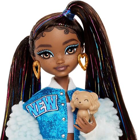 Barbie Dream Besties Doll and Accessories, Daisy Jean Posable Fashion Doll with Removable Fashions & Wavy Pink Hair, 9 DJ & Music Themed Pieces in Saudi Arabia