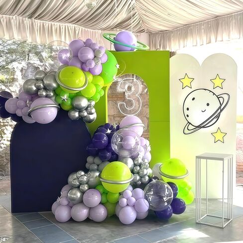 مجموعة بالونات على شكل قوس من الكازينو، 104 قطعة من بالونات اللاتكس المعدنية باللون الأحمر والأسود والذهبي مع تاج النرد النجمي للنساء والرجال في ليلة الكازينو في لاس فيغاس وديكورات حفلات أعياد الميلاد in Kuwait