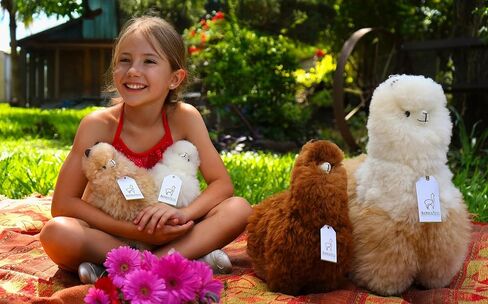 Real Alpaca Natural Fur Toy – Soft and Cuddly Handcrafted Alpaca Fur Toys, Sourced Fur from Peru, (9 inches, Beige) in Saudi Arabia