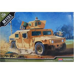 أكاديمية M1151 حاملة الأسلحة المحسنة 1/35 طراز بلاستيكي من قبل الأكاديمية 13415
