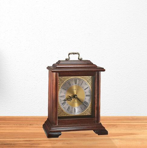 ساعة Howard Miller Medford Mantel Clock 612-481 - لمسة نهائية من الكرز وندسور، قوس إنجليزي كلاسيكي، مقبض بلمسة نهائية من النحاس، حركة كوارتز مزدوجة الرنين in Saudi Arabia