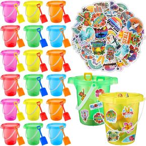 18 PCS 7.5 بوصة دلاء الرمال مع مجارف للأطفال مع 210 ملصقات هاواي وعباحة السباحة للأطفال صغار الرمال الصغار في الصيف في الهواء الطلق.