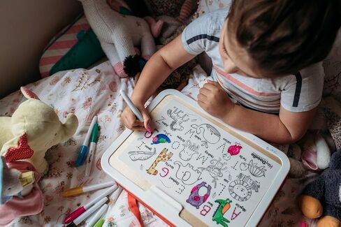 Mini Doodle Mat for Toddlers & Kids - Mess Free ومسحة من أجل التعلم الأبجدي والكتابة والتلوين - لا حصيرة حرفة قابلة لإعادة الاستخدام للأعمار 3-7 (Mini Dino Roar) in Kuwait