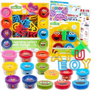 مجموعة لعبة Sesame Street Dough Play-حزمة 39 جهاز كمبيوتر مع أحواض العجين القابلة للتطبيق ، والأدوات ، وكتاب الكتابة والكتاب ، والمزيد | أنشطة الأبجدية السمسم للأطفال