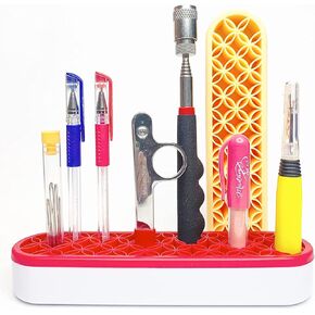 Madam Sew Sewing Sewing Tools Caddy Desktop Organizer for Craft and Guilting Supplies يحمل مقصًا ، أمطارًا تماسًا وعلامات | منظم تخزين ملحقات الخياطة Tabletop | مجموعة حمراء وصفراء
