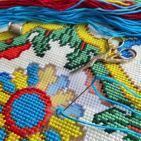 مجموعة BRVSK Ornamental Needlepoint للبالغين والمبتدئين - الزخارف السلتية. الربيع 16 ″ × 16 ″ مع تصميم مطبوع واضح ودقيق على قماش القطن ؛ يتضمن 2 إبرًا ، غزلًا ، ورسمًا سهلاً للقراءة in Kuwait