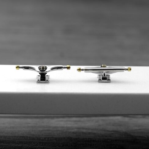 ألواح التزلج على Fingerboards Pro (NW9.0 Kickflip Deck 98mmx34mm 5 طبقة اللون من Maple Wooden Wooden)+(NW Prince 34mm Trucks)+(NW II Logo Wheels) (Fance) in Kuwait