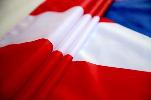 3x5 White Flags 20 Pack Wholesale Bulk Lot - Twenty Blank Flags of Solid White Color for DIY Projects and Custom Designs in Kuwait