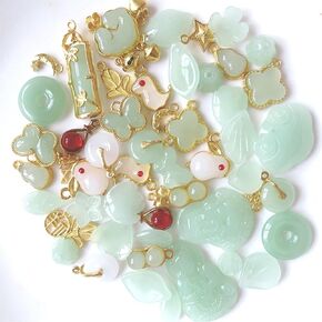 50pcs kidoy incliad iditation jade heads esconsory for diy المجوهرات المصنوعة ، حبات سحر فاصل متنوعة مع ثقب لأقراط القلادة الأقراط الحرف اليدوية.