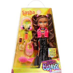 دمية أزياء Bratz Alwayz Sasha مع 10 ملحقات وملصق