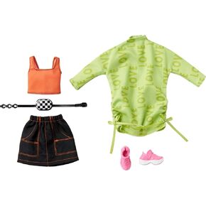 مجموعة ملابس Barbie Fashions 2 عبوة ، و 2 دم دمية تشمل فستان جائزة من النوع الثقيل الأخضر ، وأعلى أكمام وتنورة و 2 ملحقات