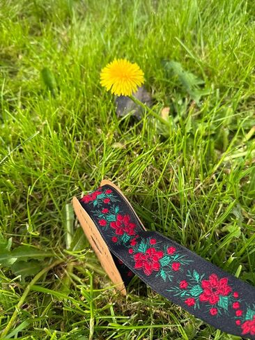 White and Black Designer Trim Floral Jacquard Fabric for Dress Embellishment and Home Decoration, 1.37 Inch 11 Yards Decorative Jacquard Ribbon, Sewing Trim Craft Ribbon in Kuwait