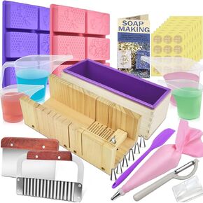 مجموعة صنع الصابون Artcome - مجموعة كاملة من الصابون DIY مع قالب رغيف السيليكون 42 أوقية ، وأدوات القطع الخشبية ، وقوالب قرص العسل ، وأكواب قياس وأكثر لصياغة الصابون المصنوعة يدويًا - مثالية للهدية