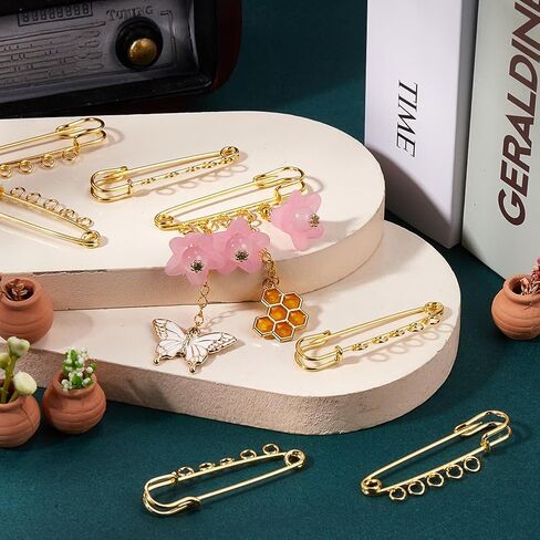 Sunnyclue 1 Box 30pcs سلامة دبابيس دبابيس ذهبية الدبوس الدبوس الحديد المعدني الحديد الثقيل حلقات الديكور الحلقات المشبك بروشات مع 5 ثقوب لقبعة سترة تنورة ملحقات المجوهرات ديي. in Kuwait