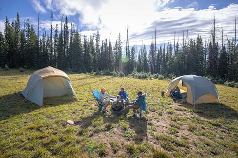 طاولات مطبخ Big Agnes Woodchuck & Soul - طاولات خفيفة الوزن وصلبة للتخييم وحقائب الظهر، طاولة Woodchuck (أسفلت) in Kuwait