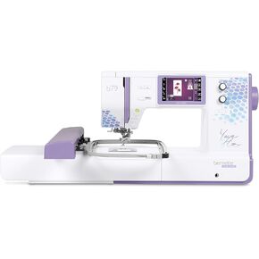 Bernette B79 Yaya Han Sewing and Embroidery Machine - 276 تصاميم ، تغذية مزدوجة ، غرزة 7 مم ، شاشة لمس LCD ، ضوء LED ، خياطة اللحف ، الذراع الثقيلة ، الذراع الحرة ، الملحقات ، أقدام المكبس ، البكر ، الخيط ، البرامج