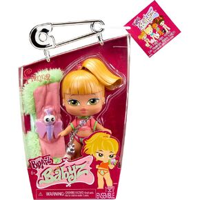دمية أزياء Bratz Babyz Fianna مع أزياء حقيقية وحيوانات ألي
