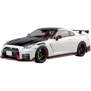 Aoshima Nissan R35 GT-R Nismo Special Edition 2022 (White Pearl) 1:24 Scale Model Kit
