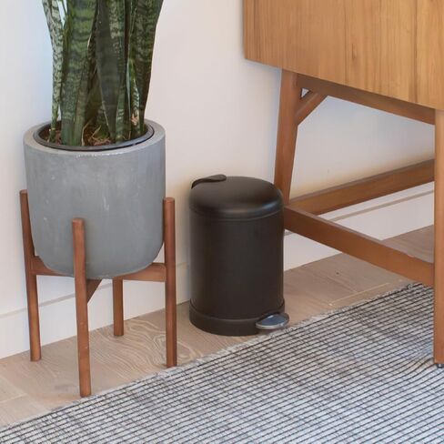 سلة مهملات صغيرة من جلاد، سعة 1.2 جالون، دائرية، مصنوعة من الستانلس ستيل، غطاء ناعم ودواسة قدم، وعاء داخلي قابل للازالة in Kuwait