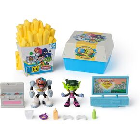 Spin Master Teen Titans Go! Kitchen Chaos Dis-Play Set with Beast Boy and Cyborg Figures and Accessories, Playset Kids Toys for Boys and Girls 4 and Up