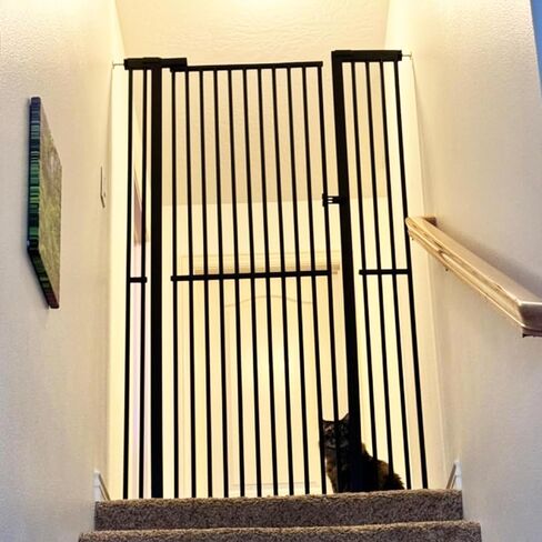 SHYUJAJIE Extra Tall Cat Pet Gate Baby Gate Wide Pressure Mounted Walk Through Swing Safety Pet Gates Child Gate for Stairs, Doorway, House (71 * 42inch) in Kuwait
