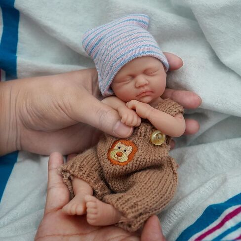 7" Girl Micro Preemie Full Body Silicone Baby Doll ，Realistic Newborn Baby Doll Real Life Miniature Baby Doll with Feeding Accessories in Kuwait