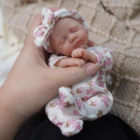 7" Girl Micro Preemie Full Body Silicone Baby Doll ，Realistic Newborn Baby Doll Real Life Miniature Baby Doll with Feeding Accessories in Kuwait